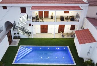 Kamaroporta Luxury Apartments has Balcony rooms