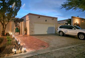 NICE CONDO NEAR i10, 4 BEDS WITH A VIEW has Balcony rooms