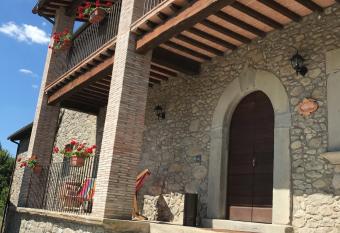 Il pianetto appartamento has Balcony rooms