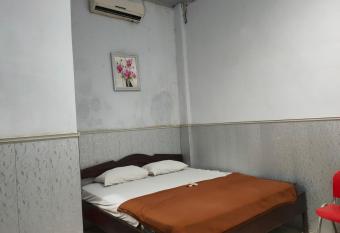 OYO 90529 Hotel Baruga Makassar allows 18 year olds to book a room