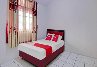 OYO 90543 An-nur Guest House Syariah allows 18 year olds to book a room