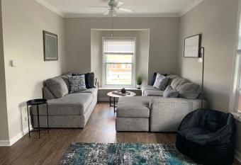 Hyde Park Getaway - Close to Square & Downtown! has Balcony rooms