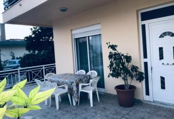 Marth House has Balcony rooms