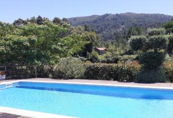 Casa de Santa Luzia B allows 18 year olds to book a room