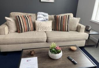 Smart 1 Bed 1 Bath Loft By Lorraine Motel has Balcony rooms