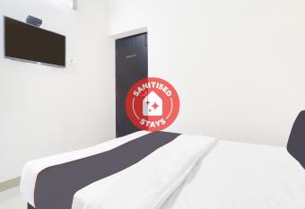 Capital O Collection O Hotel Mk Grand allows 18 year olds to book a room