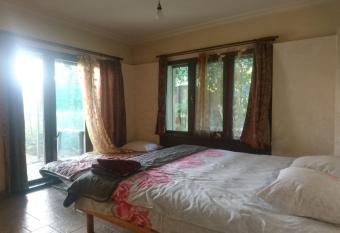 Minimax allows 18 year olds to book a room