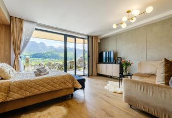 WHY NOT Apartamenty Widokowy CZAR, ul Szymaszkowa has Balcony rooms