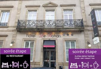 H  tel Le Rohan Charme et Caract  re allows 18 year olds to book a room