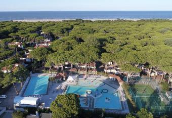 Sona Mobilhome allows 18 year olds to book a room