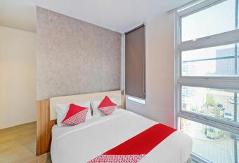 Super OYO 90559 Gamacity Residence allows 18 year olds to book a room