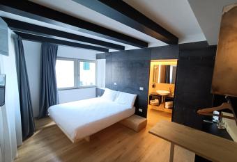 Le Meridiane Luxury Rooms In Trento allows 18 year olds to book a room