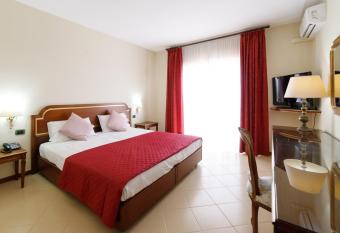 Hotel Sakura has Balcony rooms