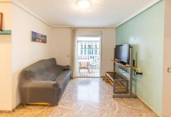 Torrevieja Experience N  ufragos Playa allows 18 year olds to book a room