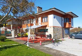 Family House Gij  n allows 18 year olds to book a room