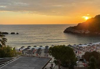 PARADISE APARTMENTS has Balcony rooms