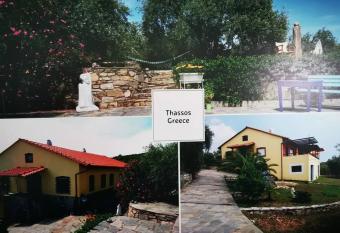 Helft van vrijstaand huis has Balcony rooms