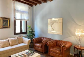 SANTA CATERINA: charming apartment TREVISO allows 18 year olds to book a room