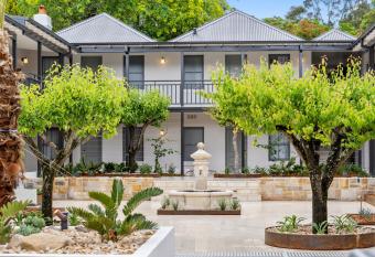 Wildes Hotel Kangaroo Valley has Balcony rooms