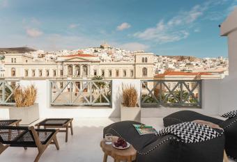 SYROS SOUL LUXURY SUITES has Balcony rooms