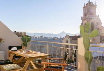 Saint Minas apt has Balcony rooms