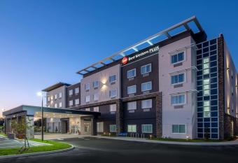 Best Western Plus Lakeland allows 18 year olds to book a room