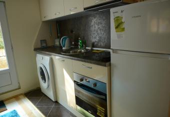 Cute studio allows 18 year olds to book a room