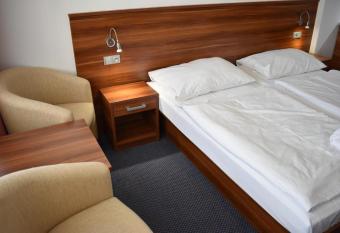 Lipno-Frymburk C 210 allows 18 year olds to book a room
