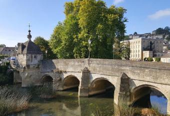 Bear Inn allows 18 year olds to book a room
