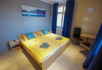 MOTEL DARIA Hennigsdorf Berlin allows 18 year olds to book a room