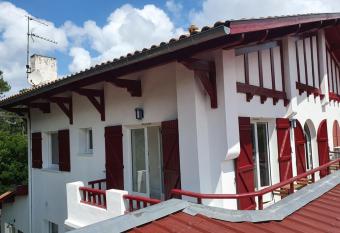 Nice Apartment Near The Sea And Commodities has Balcony rooms