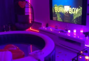 Spa privatif Private-Suite allows 18 year olds to book a room