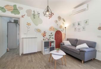 Apartment Vinoto   Izola allows 18 year olds to book a room