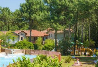 Maisonnette mitoyenne 2   toiles paisible piscine oc  an lac v  lo marche id  al pour tous has Balcony rooms