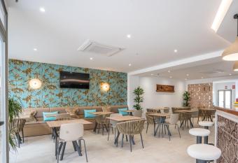 Hostal Rosell Boutique has Balcony rooms