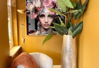 17, EnschedeCentrum has Balcony rooms