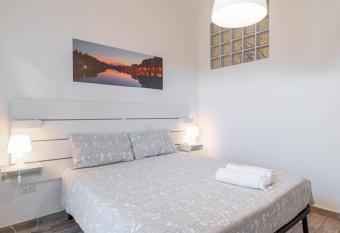 Casa Clemente has Balcony rooms