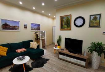 Apartament - Przy Rynku allows 18 year olds to book a room
