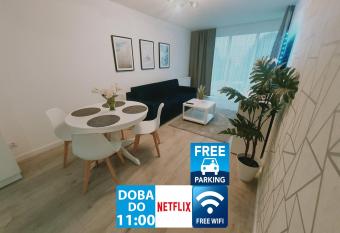 4 Per  y Apartamenty has Balcony rooms