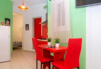 Annis Studio allows 18 year olds to book a room