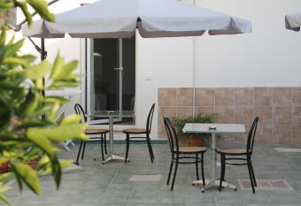 B&B Sunrise has Balcony rooms