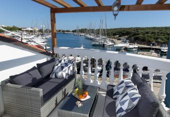 LUXURY APARTMENT LAVANDA has Balcony rooms