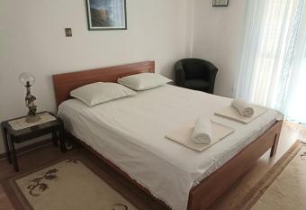 Guesthouse Ljilja - apartment with balcony 3 has Balcony rooms