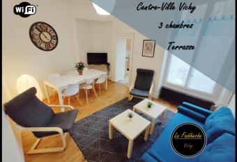 Sources des C  lestins - Gare - P  le universitaire - labellis   Cl  vacances 3   toiles has Balcony rooms