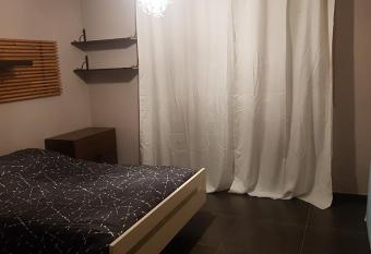 Grand appartement fonctionnel et calme sur lyon8 a 2 pas du metro has Balcony rooms