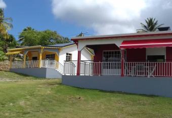 Aux Deux Marais g  tes magnifiques et de charme! allows 18 year olds to book a room