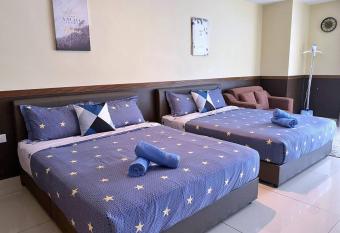 KSL D Esplanade Apartment Suites by SC Homestay has rooms with a private hot tub