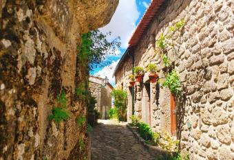 Casa dos Sequeiras has Balcony rooms
