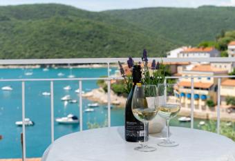 Jadranka has Balcony rooms