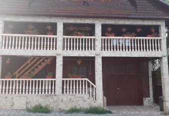 Casa Roberta allows 18 year olds to book a room